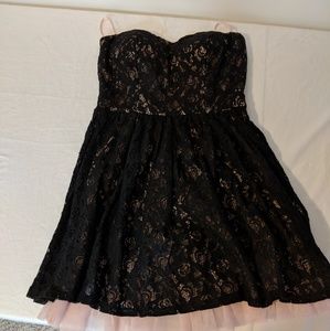 Delias short lace black dress